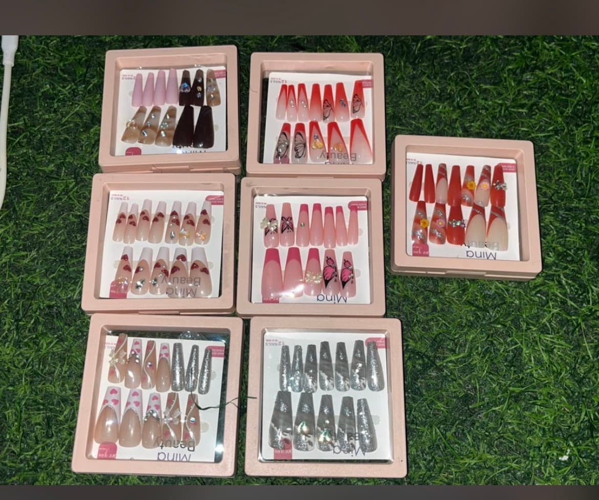Faux ongles  1
