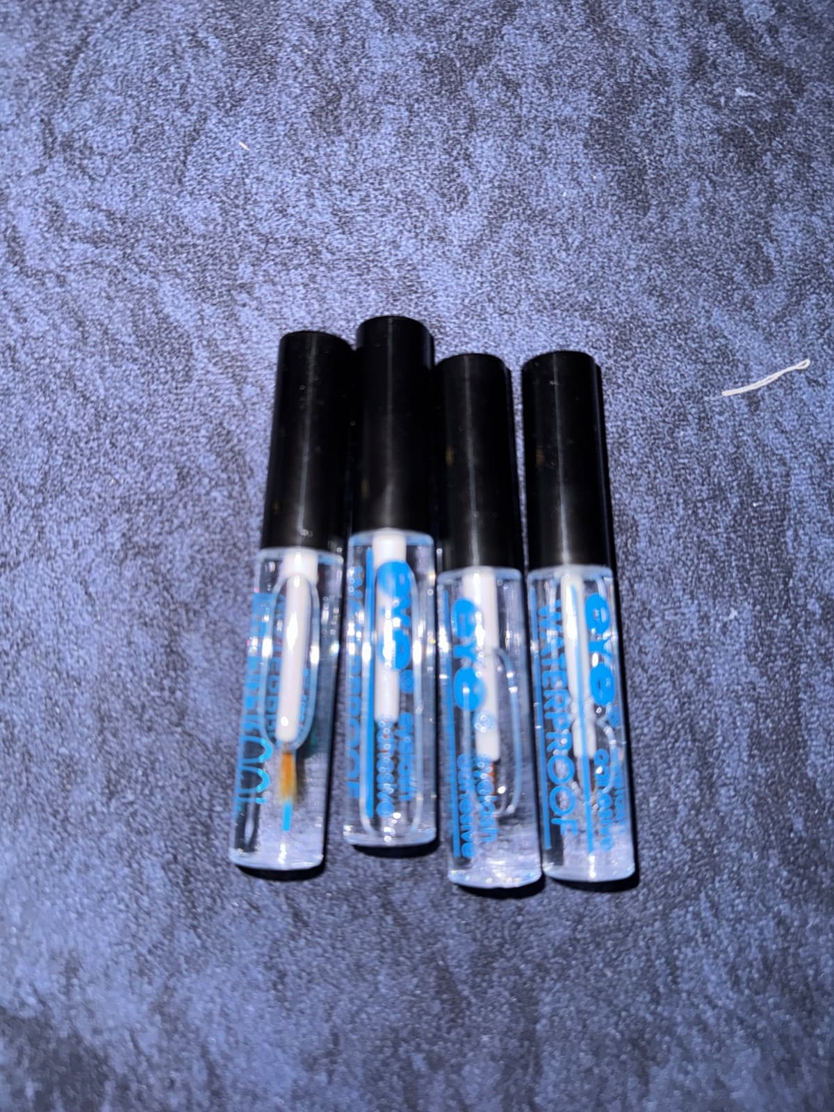 Colle à faux cils 1